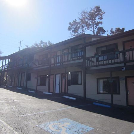 Monterey Fairgrounds Inn Exterior photo