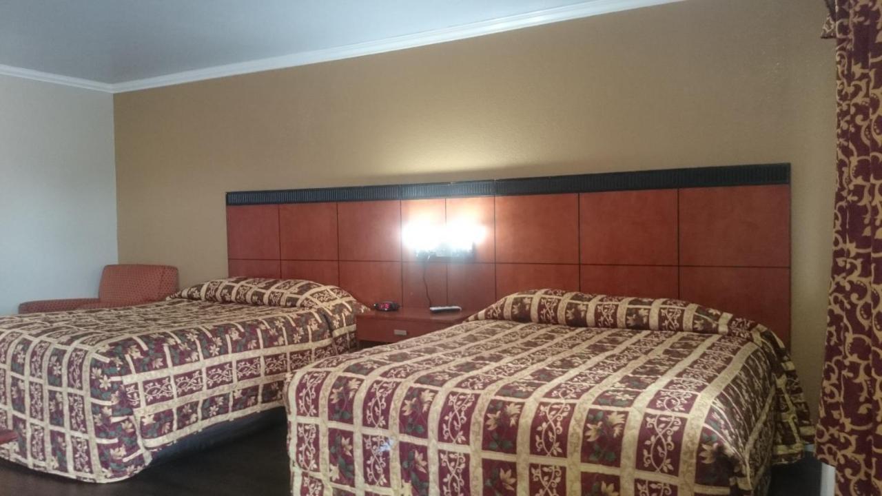 Monterey Fairgrounds Inn Exterior photo