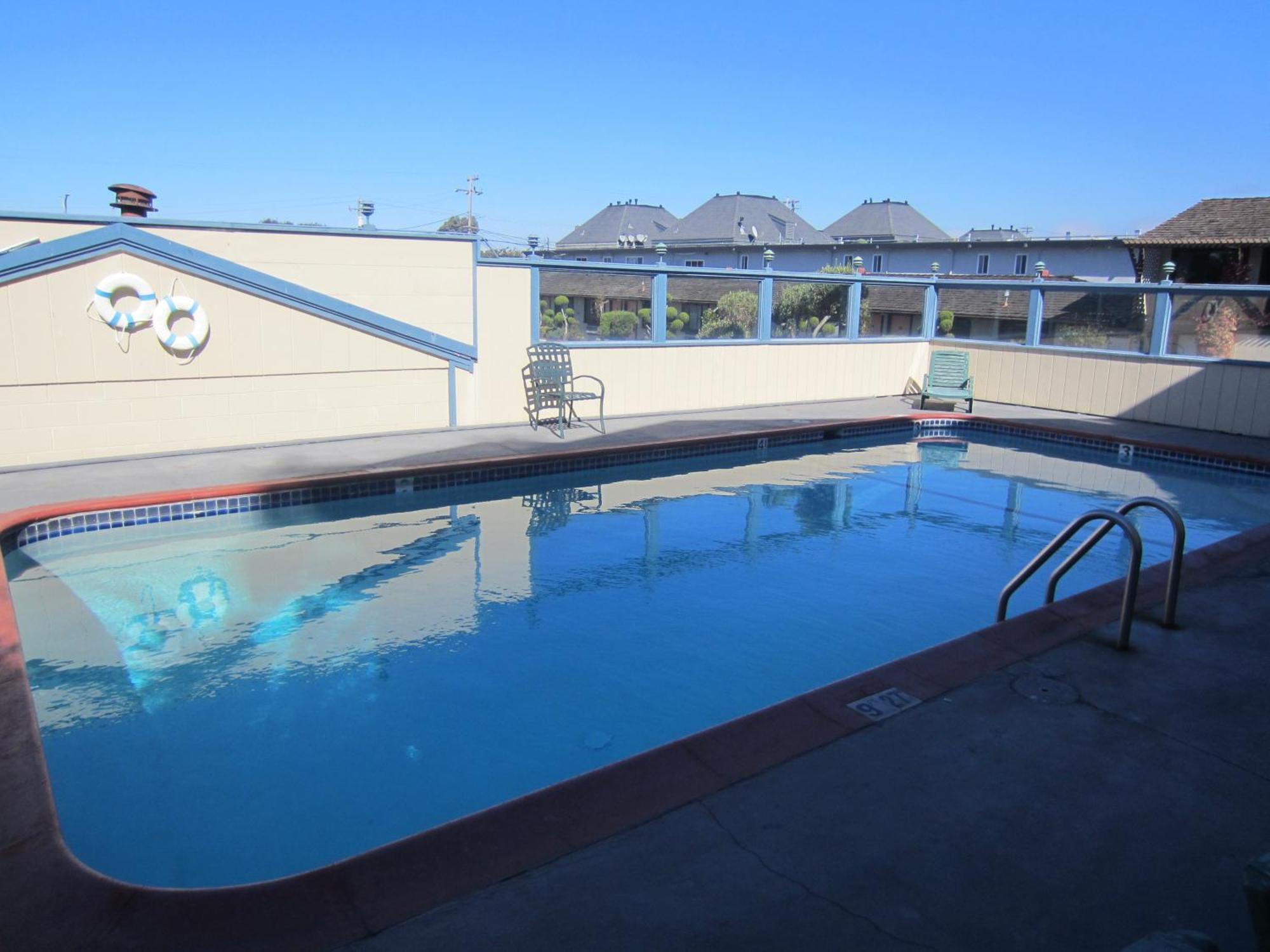 Monterey Fairgrounds Inn Exterior photo