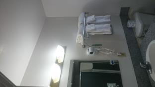 Monterey Fairgrounds Inn Room photo