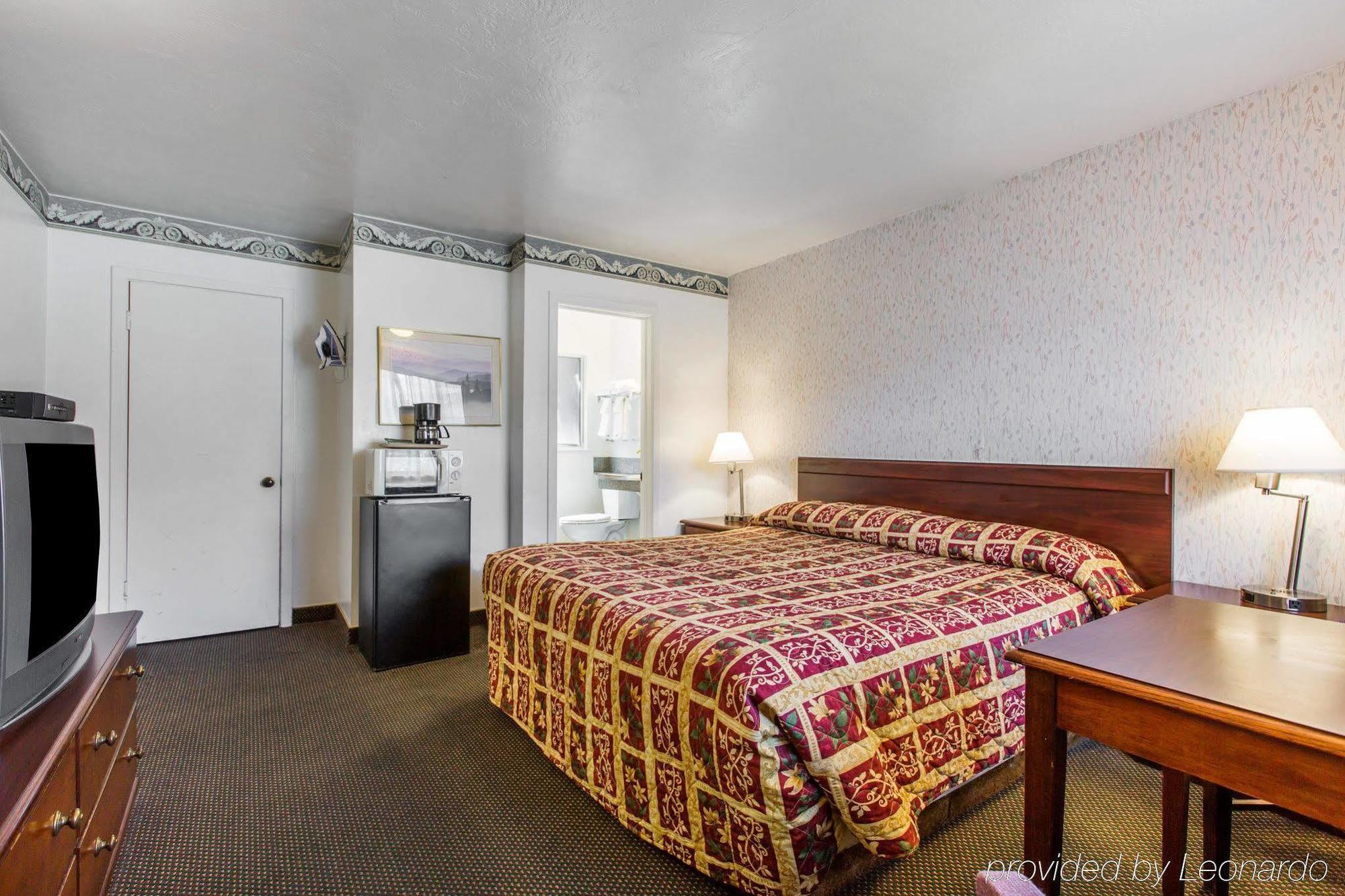 Monterey Fairgrounds Inn Exterior photo