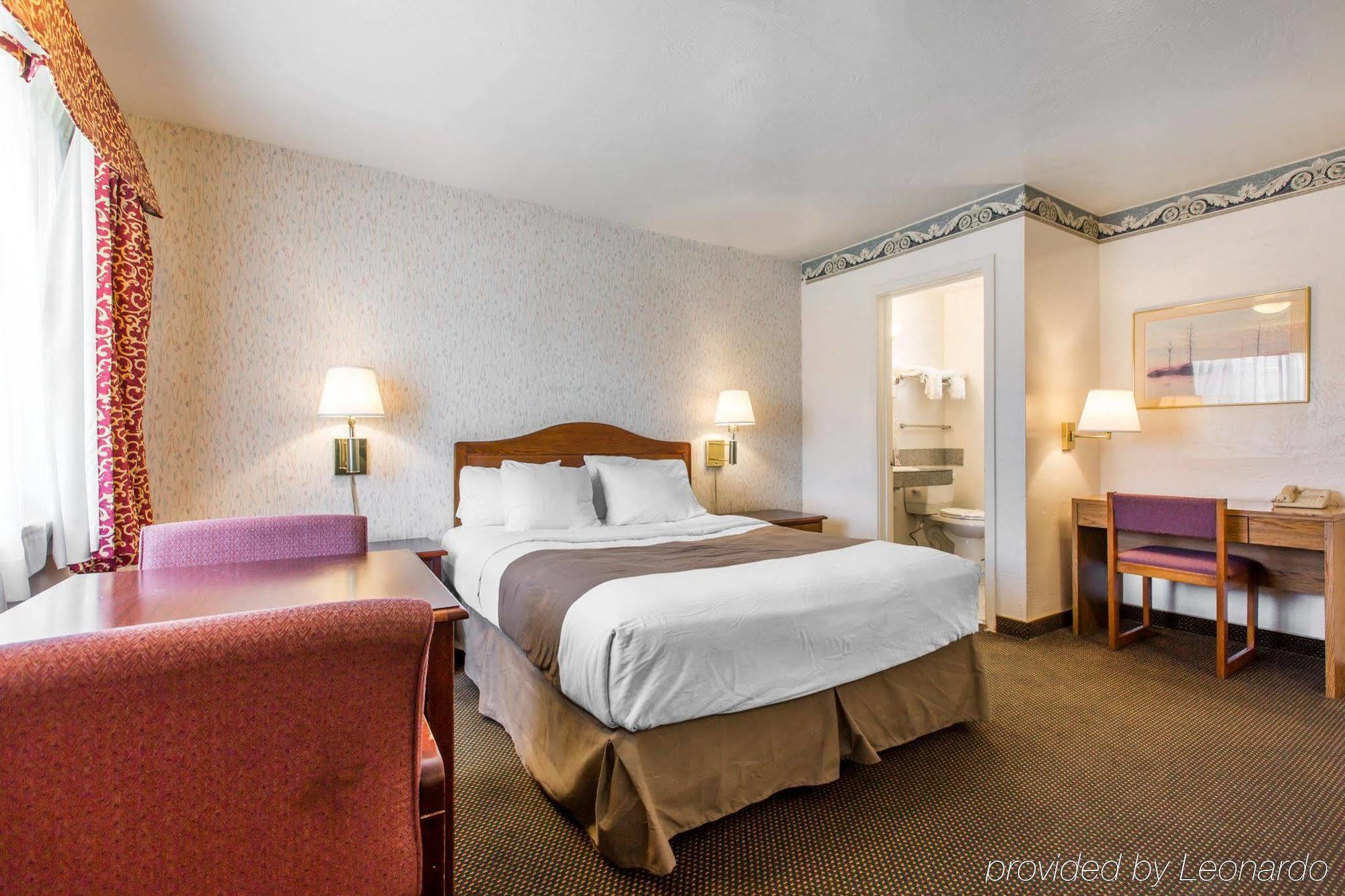 Monterey Fairgrounds Inn Exterior photo
